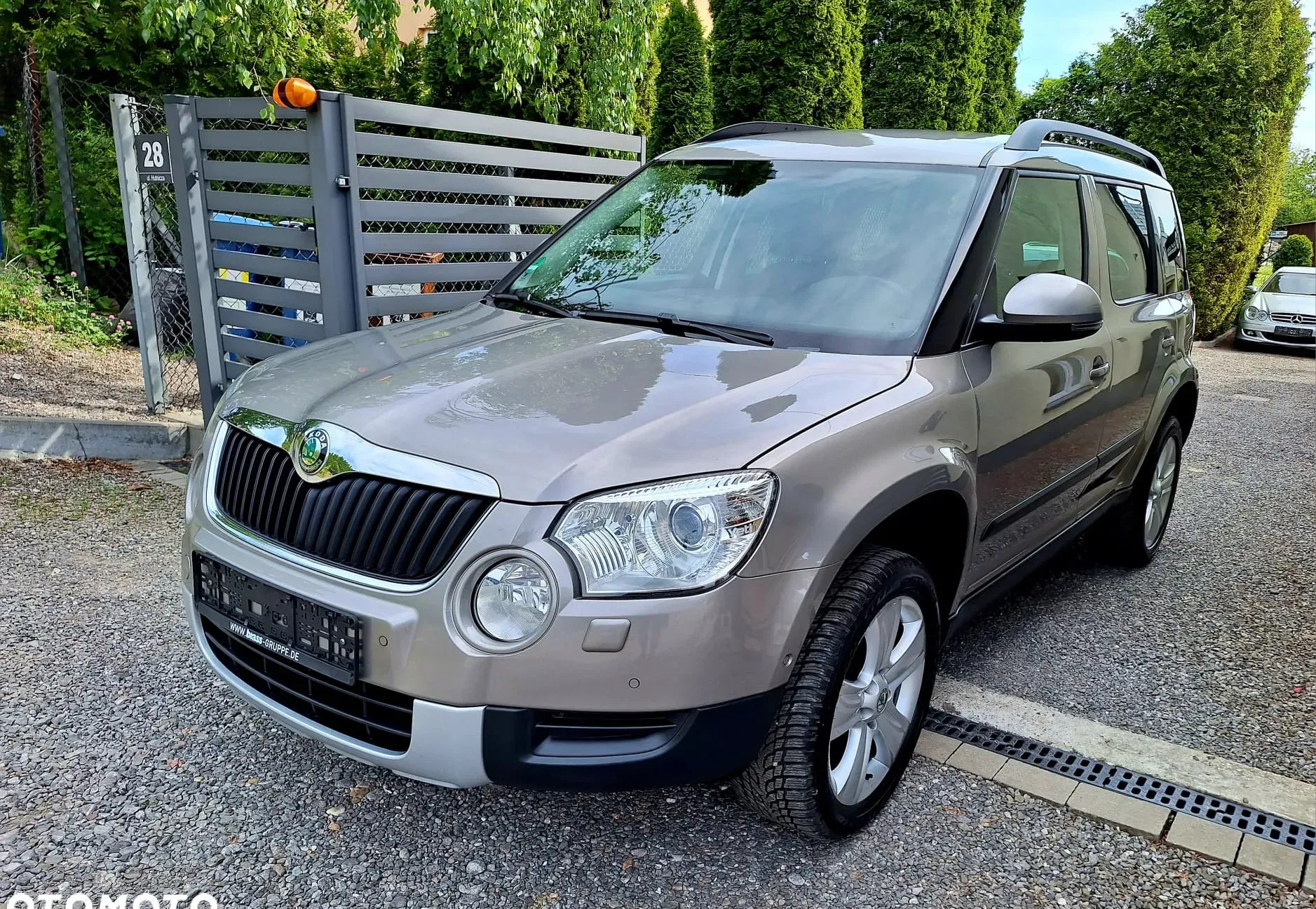 biała Skoda Yeti cena 32900 przebieg: 299000, rok produkcji 2013 z Biała